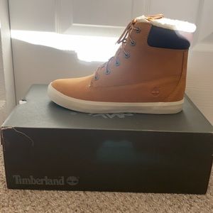 Brand new Women’s size 9 Timberland wedge boots
